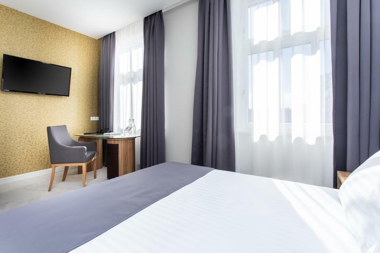 Jakubowy Hotel Гдиня Екстериор снимка