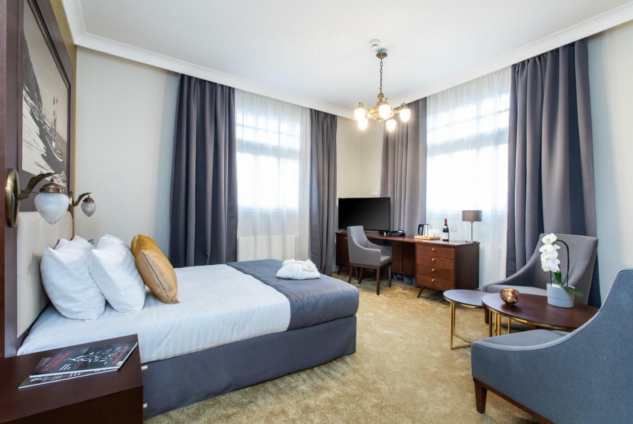 Jakubowy Hotel Гдиня Екстериор снимка