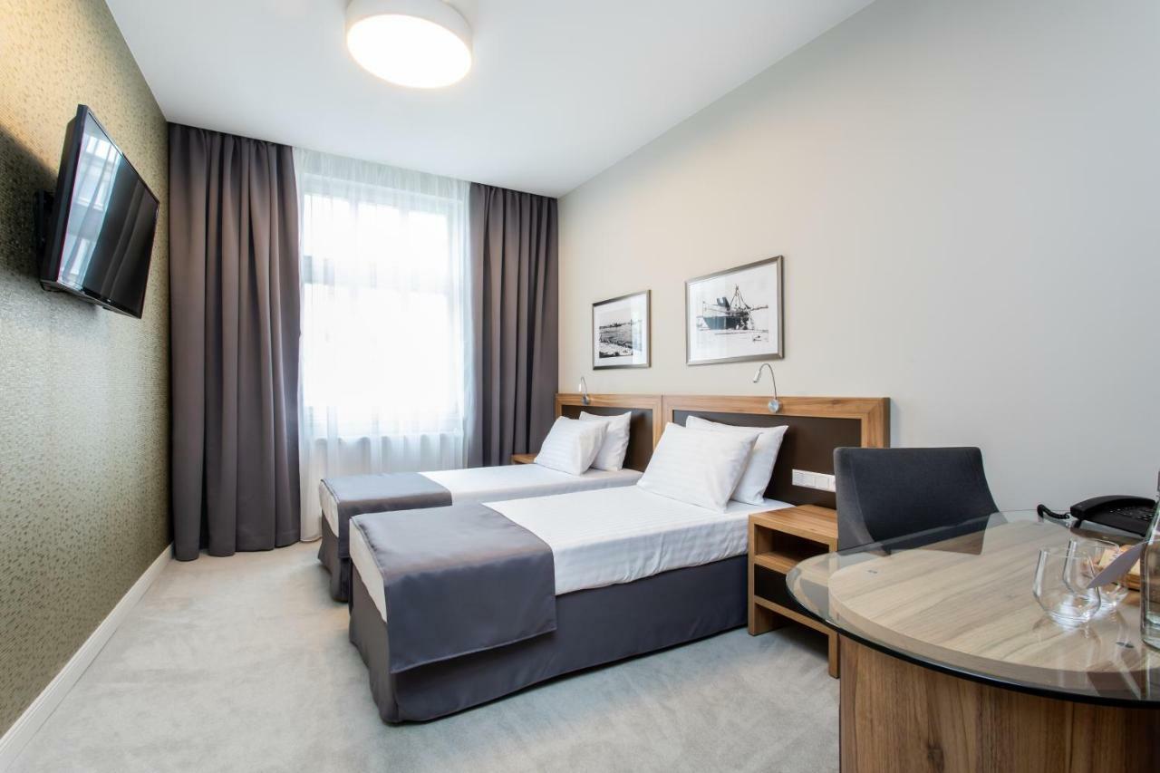 Jakubowy Hotel Гдиня Екстериор снимка